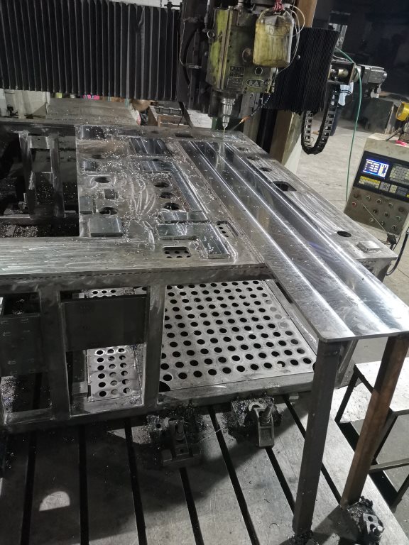 大型龍門銑加工，數(shù)控龍門銑加工，